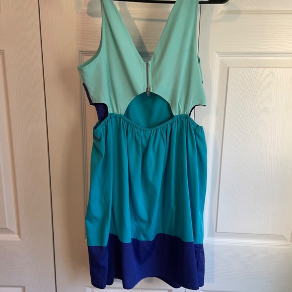 ROXY Cut Out Summer Mini  Dress / Spirit Dress - Picture 4 of 7
